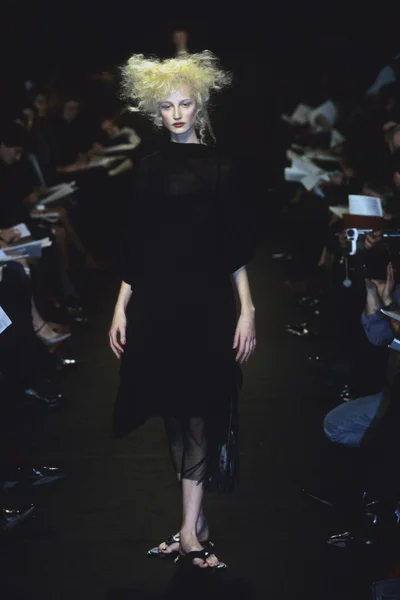 Look 25